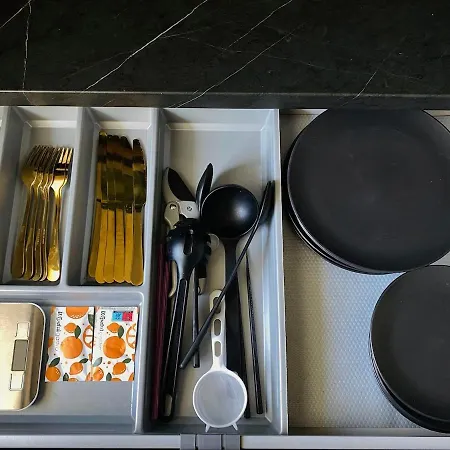 Apartament Black At Blossom Hill *