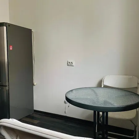 Black At Blossom Hill * Tallin