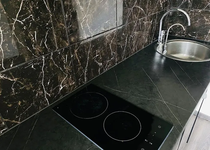 Black At Blossom Hill Apartament *